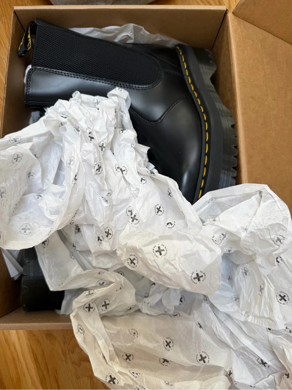 Dr. Martens - Chelsea Boot - Women, black, 9 US